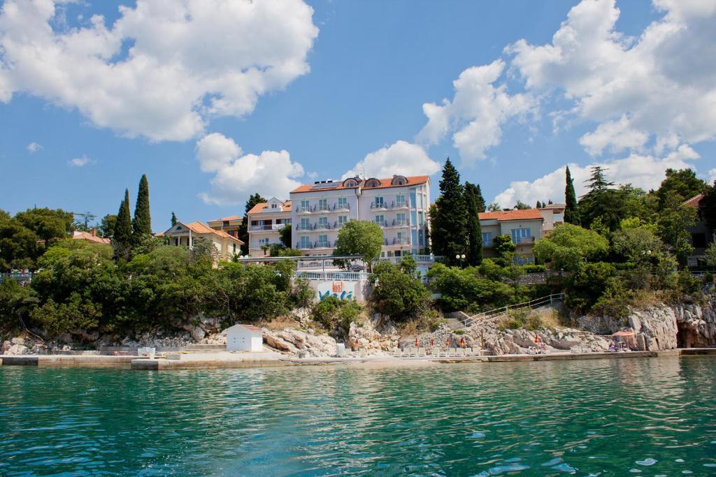 Hotel Vali Dramalj Crikvenica Esterno foto